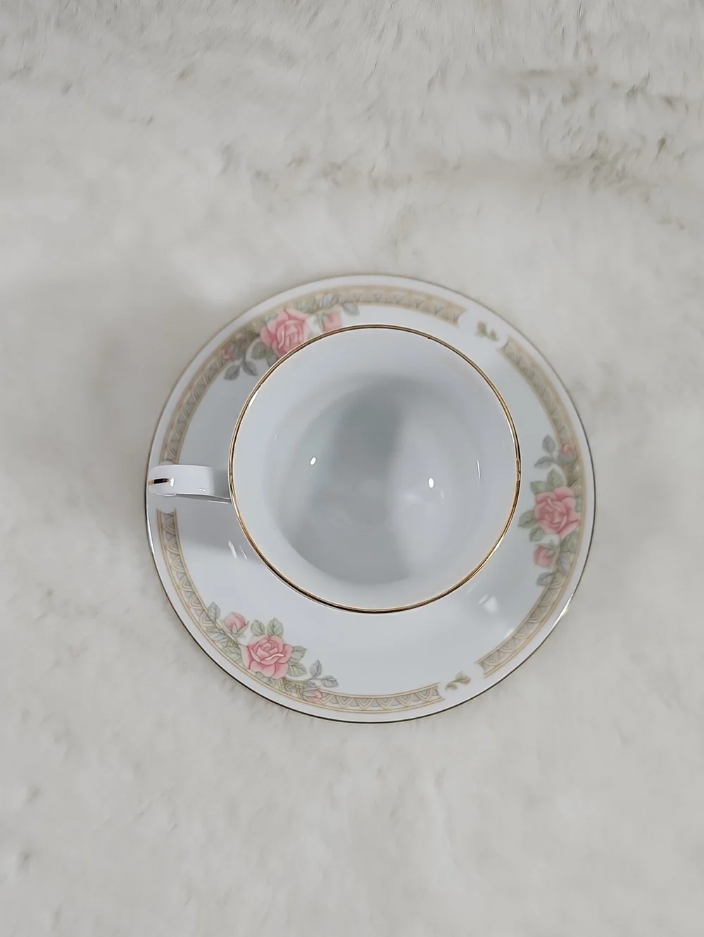 Crown Ming Christina Footed Cup & Saucer Set. 1 set